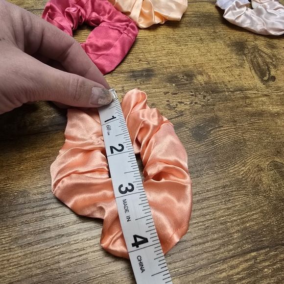 3/$15 New Silk Scrunchies Set of 5 Pink and Peach Tones - Picture 4 of 5